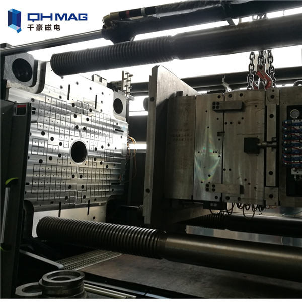 Electro Permanent Magnetic Quick Clamp , 180mm Quick Die Change Equipment